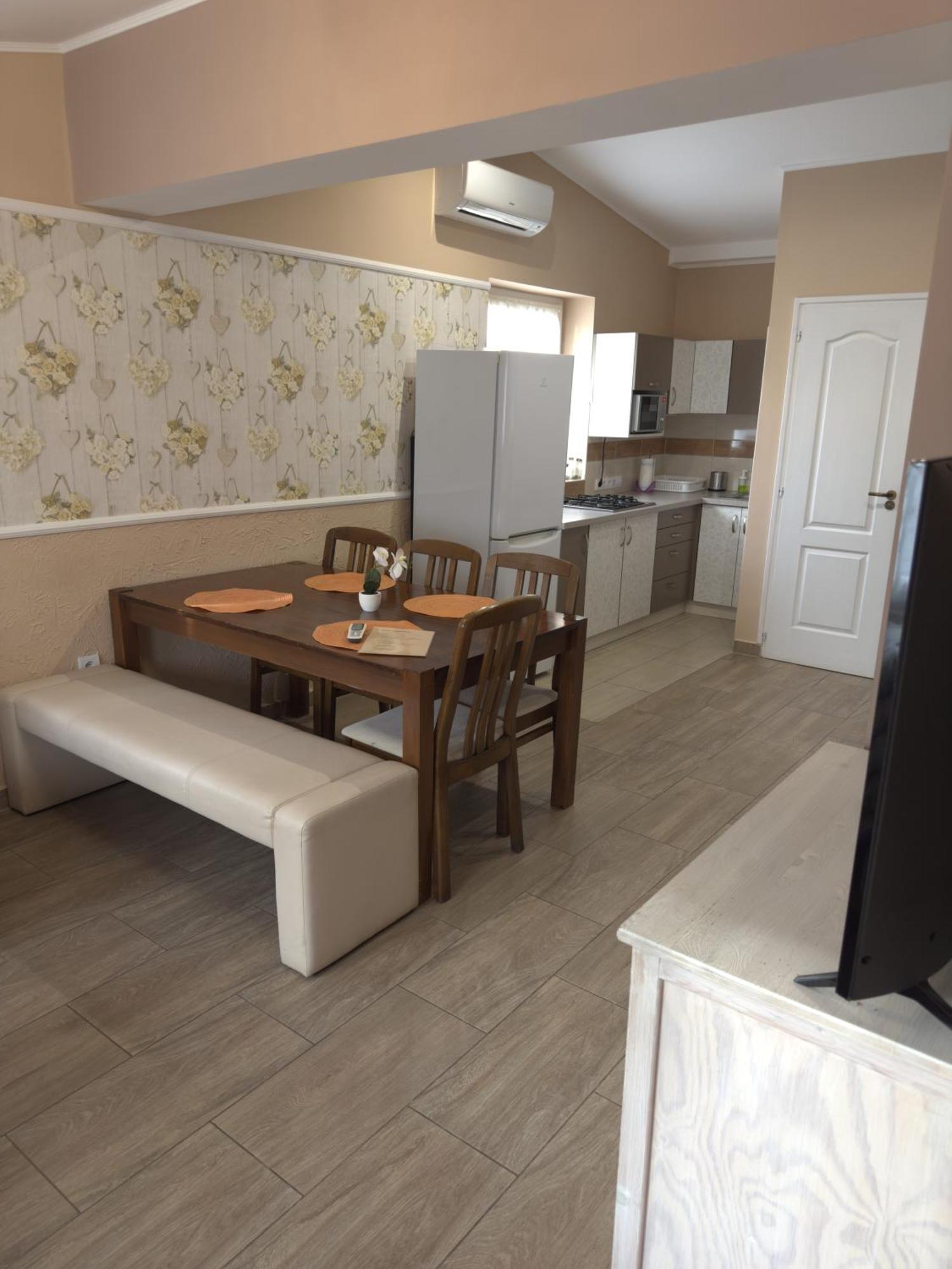 Rozsa Apartman Alsóörs Rom bilde