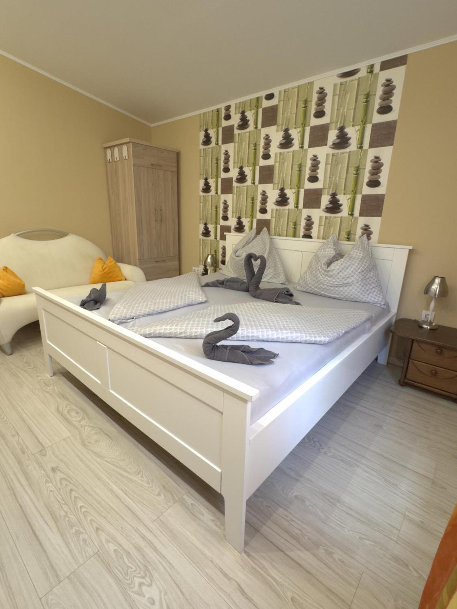 Rozsa Apartman Alsóörs Rom bilde
