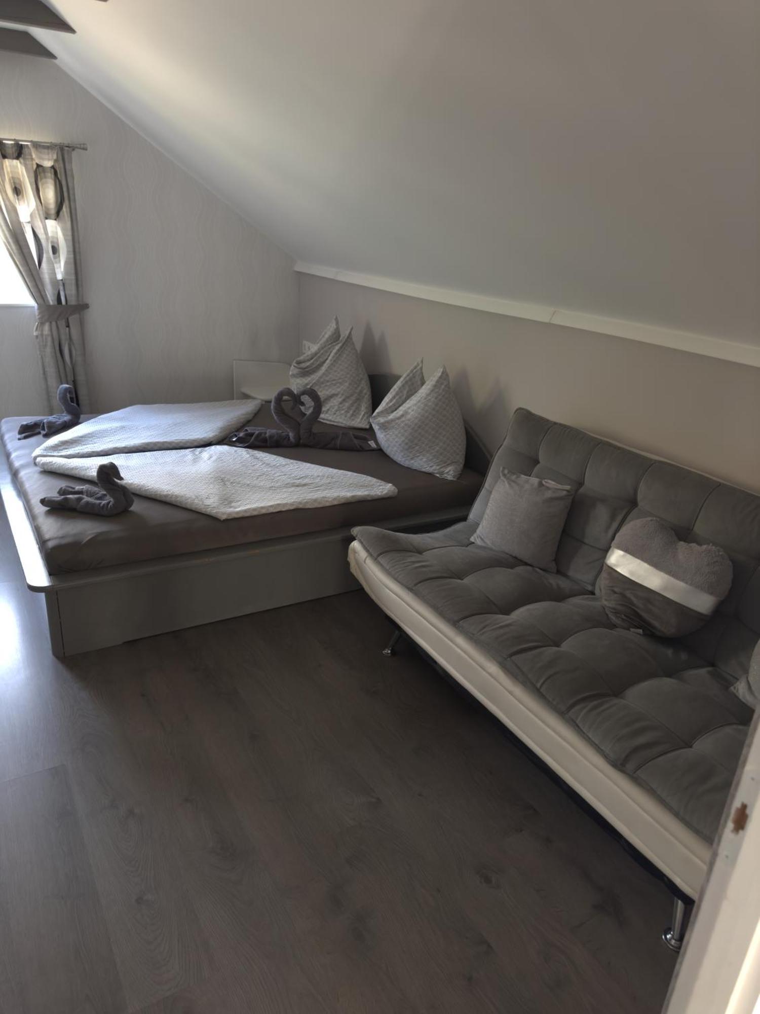 Rozsa Apartman Alsóörs Rom bilde