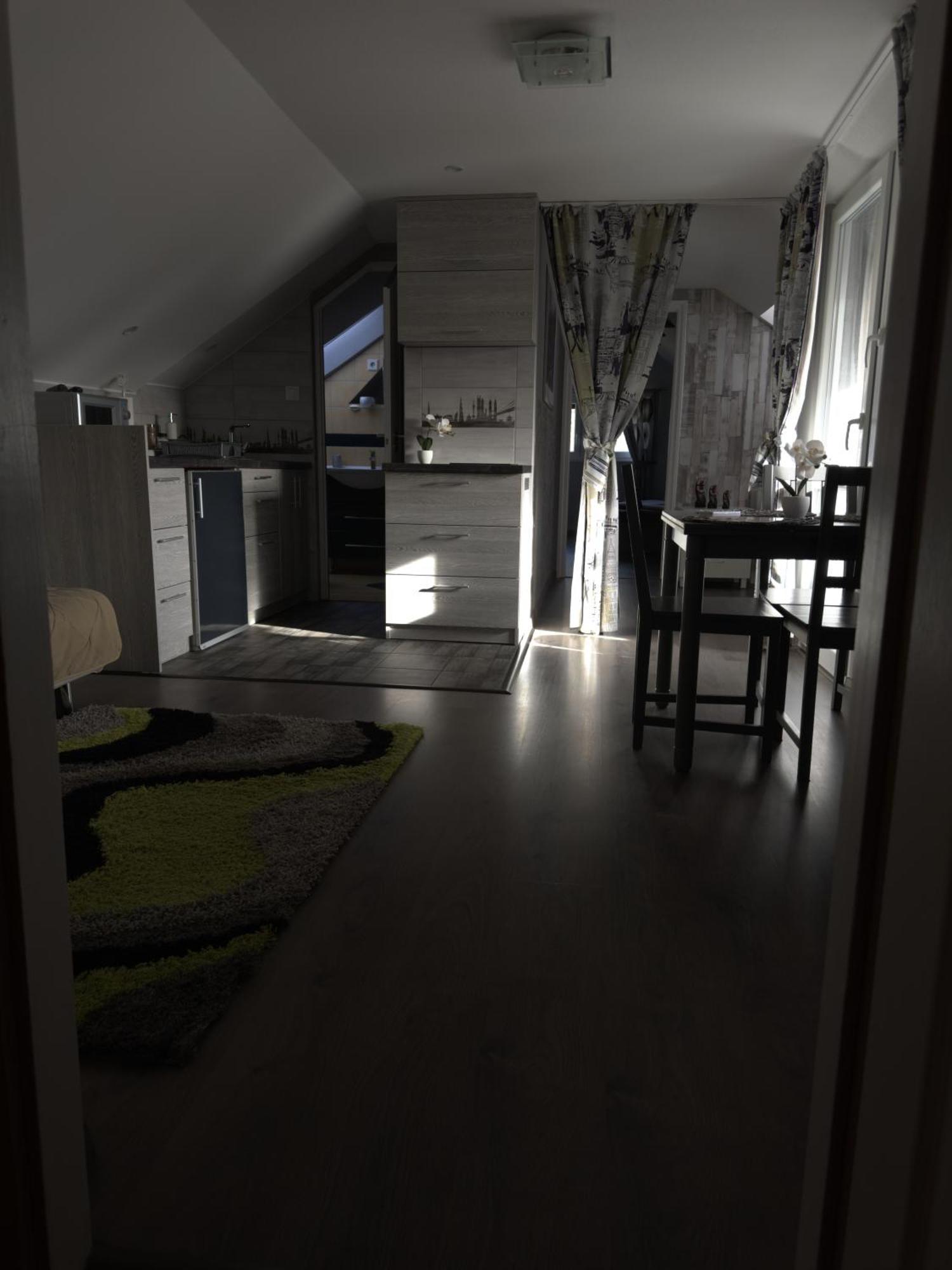 Rozsa Apartman Alsóörs Rom bilde