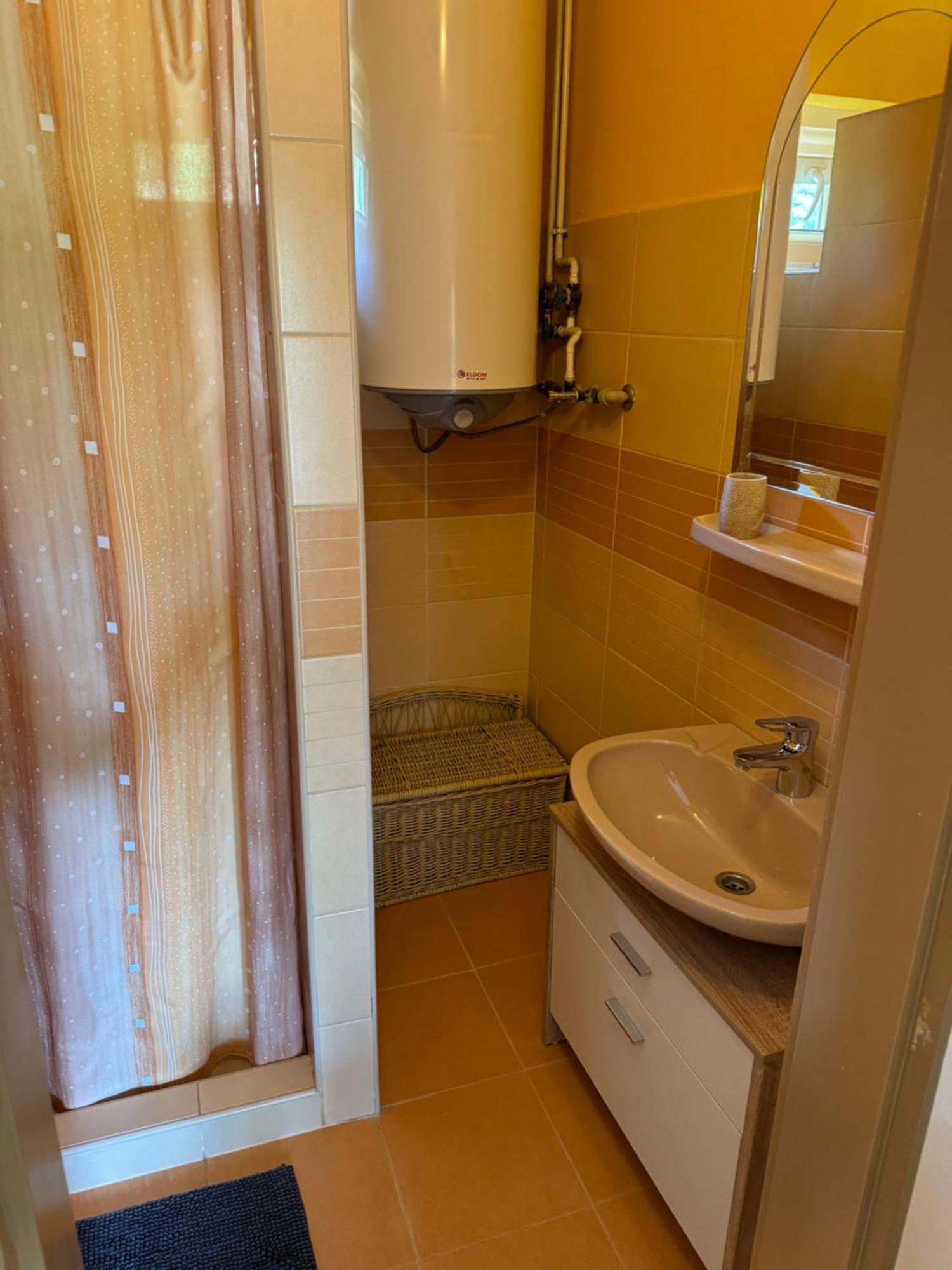 Rozsa Apartman Alsóörs Rom bilde