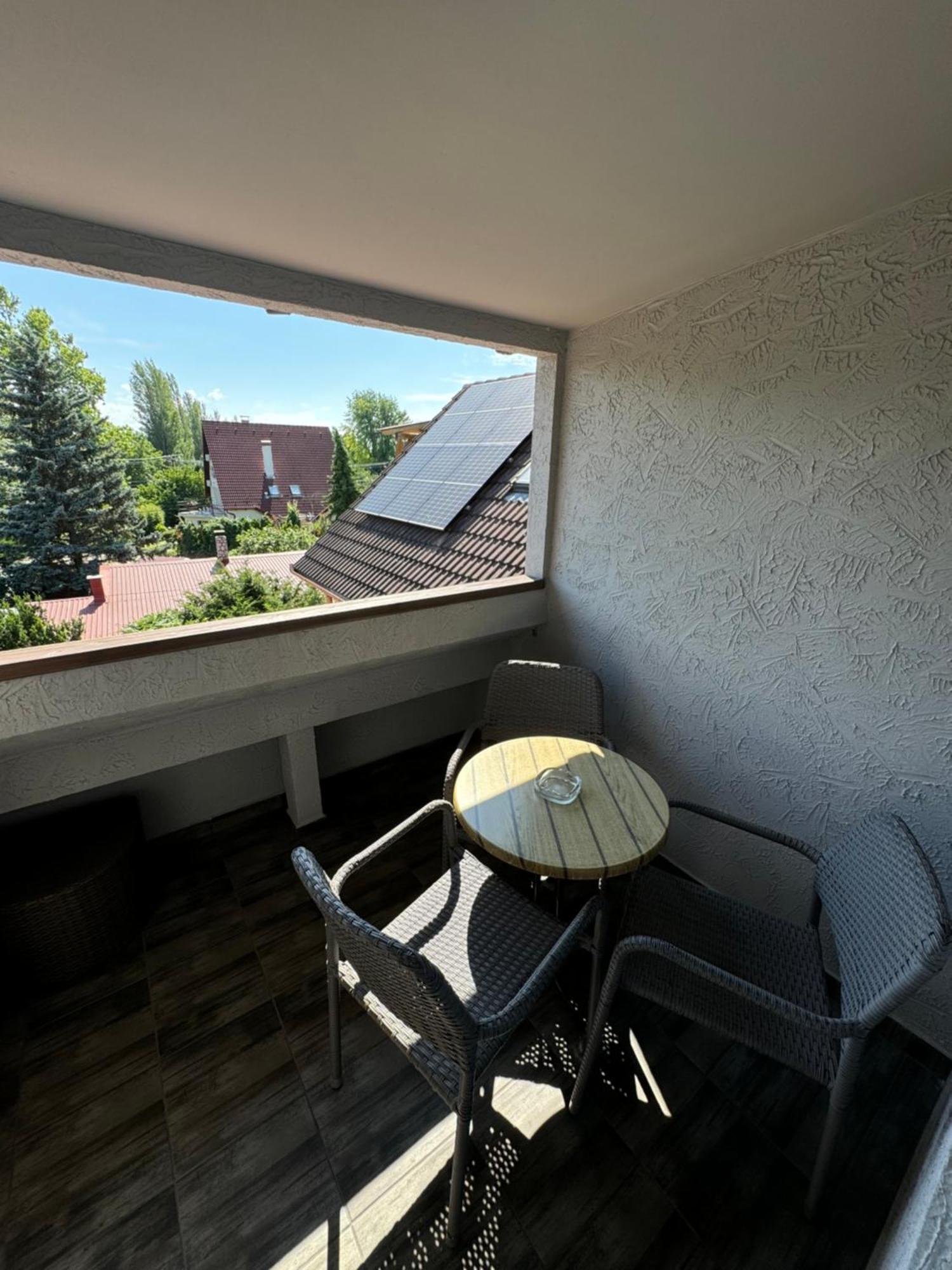 Rozsa Apartman Alsóörs Rom bilde