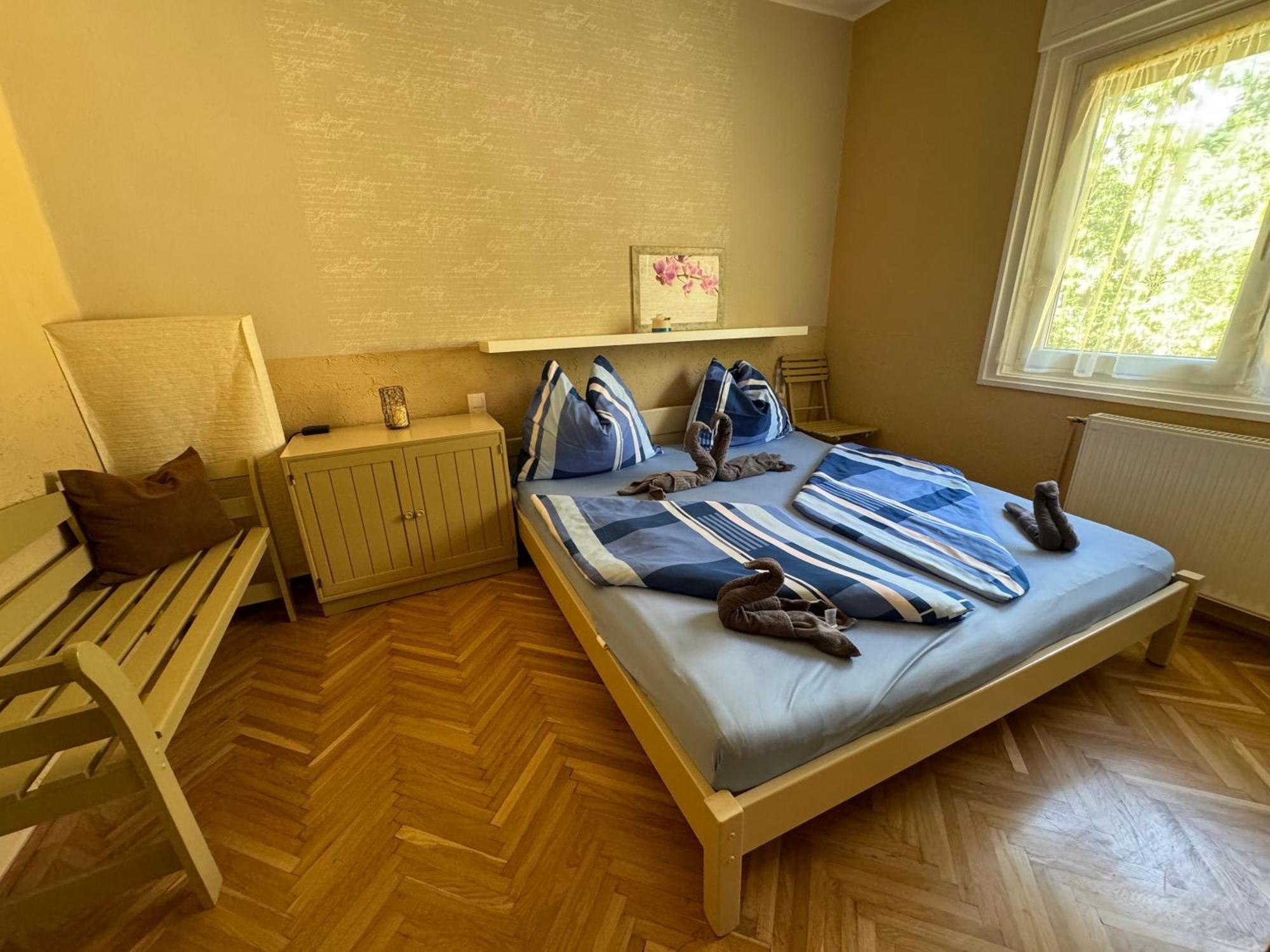Rozsa Apartman Alsóörs Rom bilde
